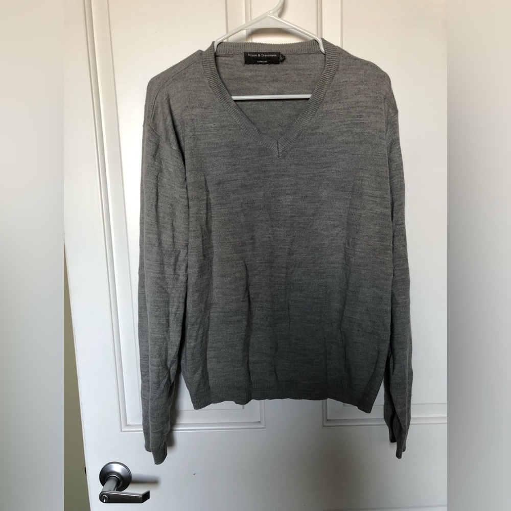 Vroom & Dreesmann Men's V-Neck Gray Sweater Size Large